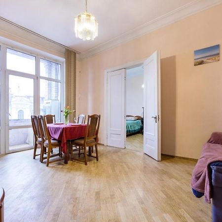 Apartment With Lovely View Kyiv Exterior photo