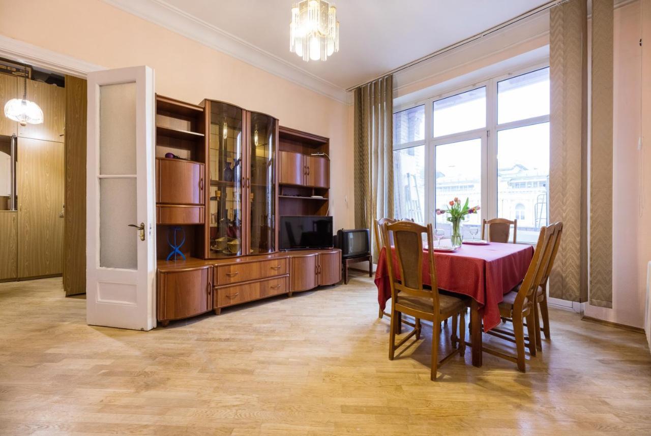 Apartment With Lovely View Kyiv Exterior photo