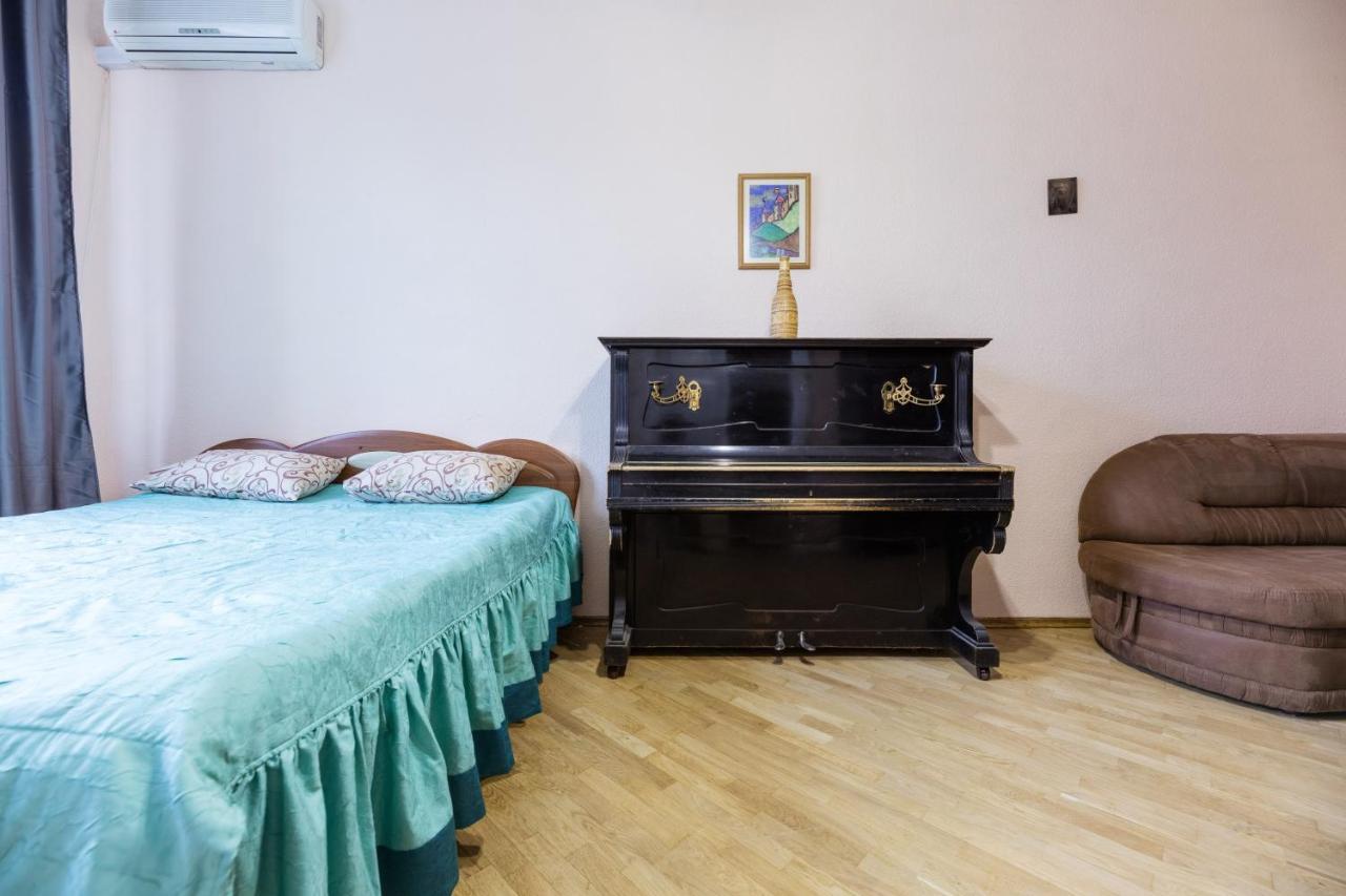 Apartment With Lovely View Kyiv Exterior photo